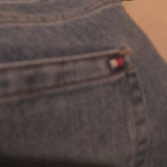 Tommy Hilfiger..denim capris..comfy no stretch..EUC - Picture 3 of 4